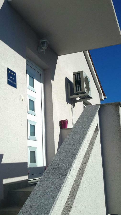 Chic Loft Appartment Krk Town Buitenkant foto