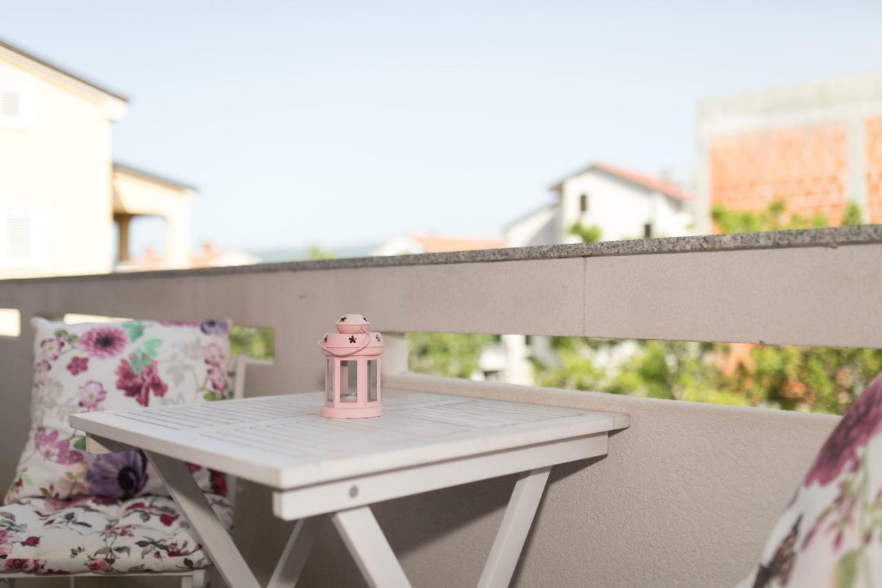 Chic Loft Appartment Krk Town Buitenkant foto