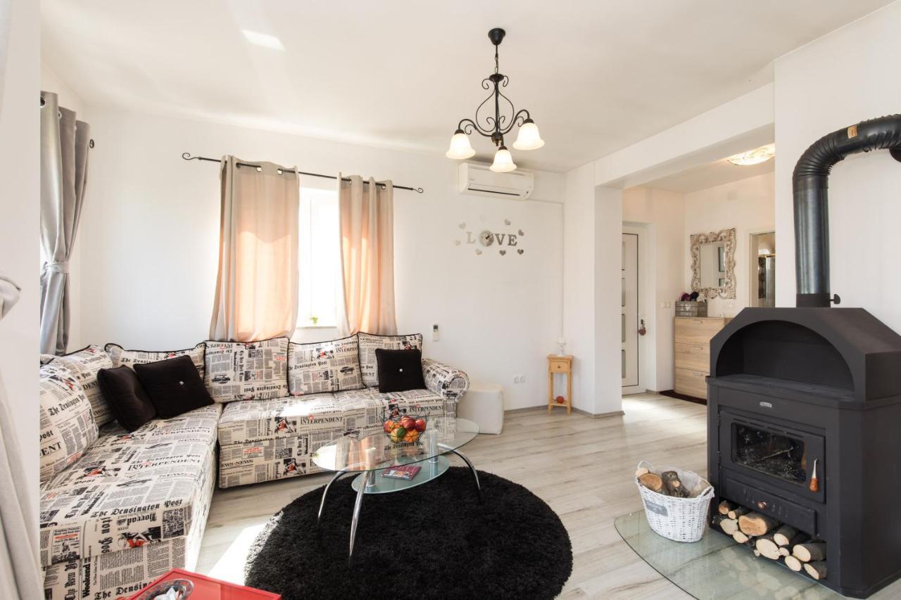 Chic Loft Appartment Krk Town Buitenkant foto